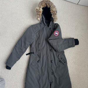 Women's Canada Goose Winter Coat (Small/Gray)